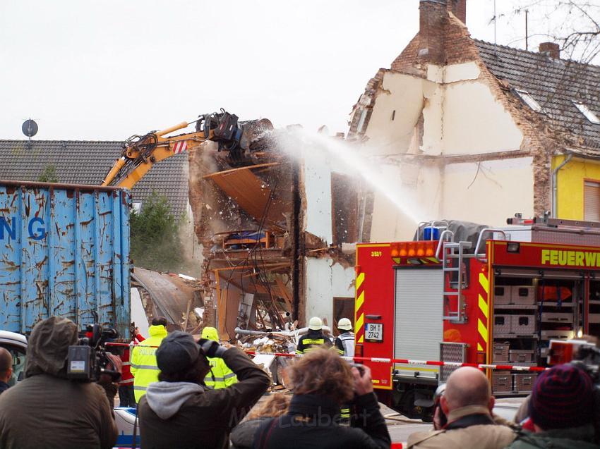 Hausexplosion Bruehl bei Koeln Pingsdorferstr P538.JPG